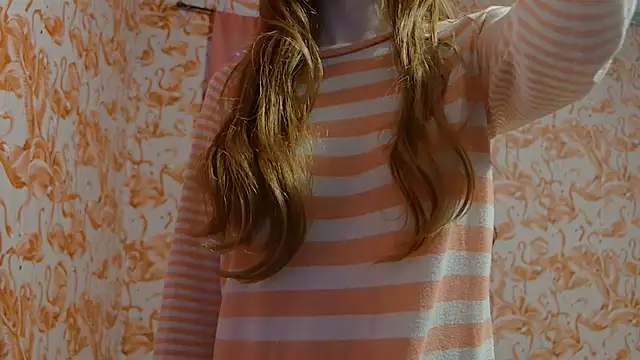 strawberrysmoothie online show from 10/27/25, 08:24