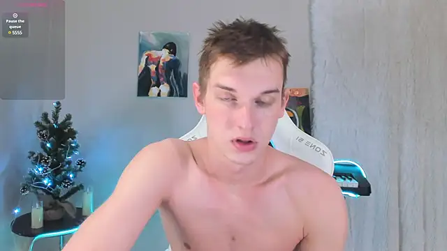 Snapshot of 4ever_dude chatting on 12/12/24, 02:04 4ever dude online show from 12/12/24, 02:04