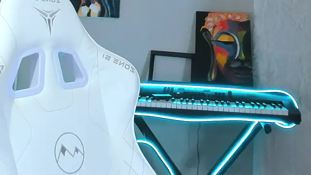 Snapshot of 4ever_dude chatting on 02/20/25, 03:56 4ever dude online show from 02/20/25, 03:56