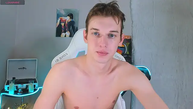 Snapshot of 4ever_dude chatting on 03/10/25, 03:45 4ever dude online show from 03/10/25, 03:45