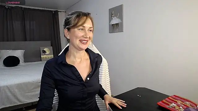 Vanessa Nowak online show from 05/03/26, 04:24