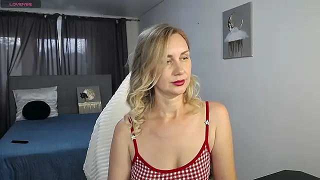 Snapshot of Vanessa_Nowak chatting on 07/15/26, 02:00 Vanessa Nowak online show from 07/15/26, 02:00