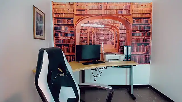 khiara moretti online show from 01/03/25, 07:50