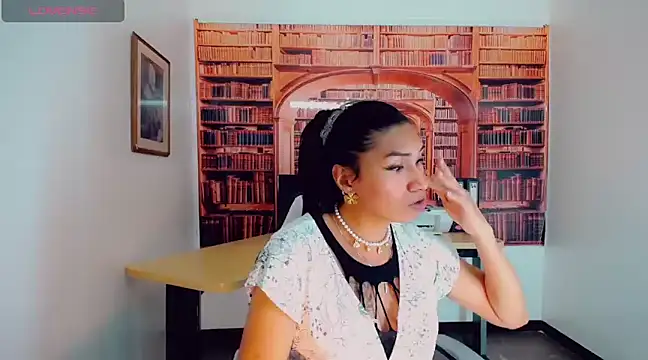 khiara moretti online show from 01/09/25, 11:13