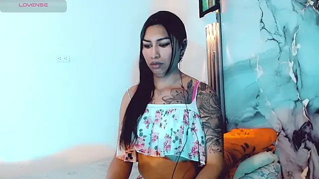 khiara moretti online show from 10/03/25, 11:07