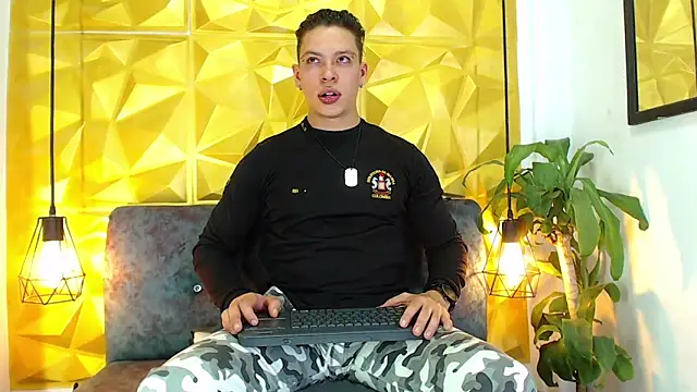 Snapshot of Baxter_Dex chatting on 12/18/24, 03:15 Baxter Dex online show from 12/18/24, 03:15