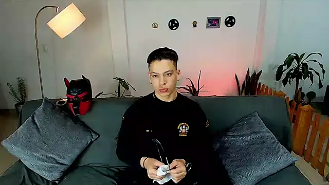 Snapshot of Baxter_Dex chatting on 02/04/25, 02:28 Baxter Dex online show from 02/04/25, 02:28