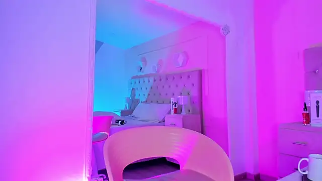 Agathaargent  online show from 12/10/24, 12:17