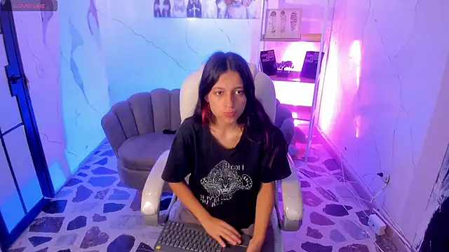 Agathaargent  online show from 09/30/25, 05:01