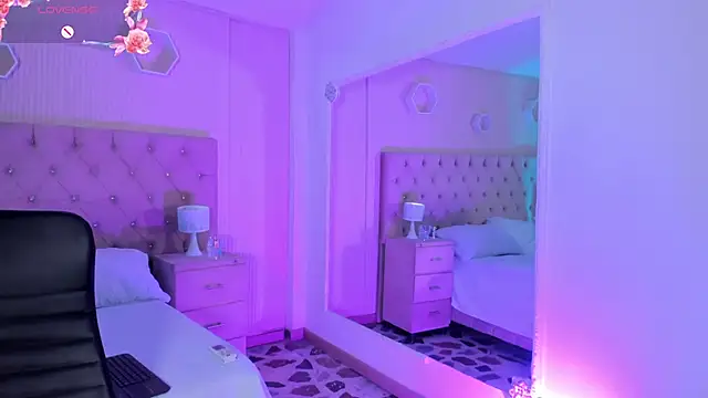 Agathaargent  online show from 10/16/25, 10:16