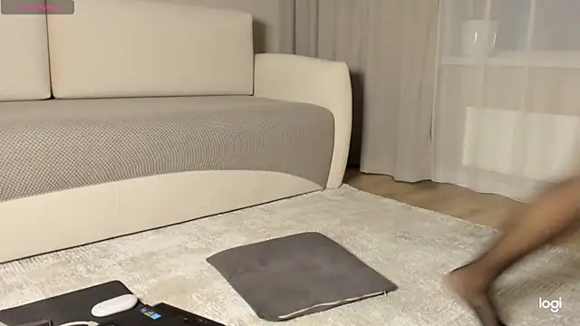 AmelinaLove online show from 12/17/25, 01:55