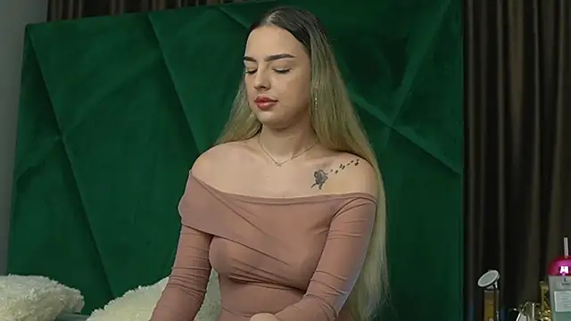 ScarletColes online show from 11/21/25, 11:36