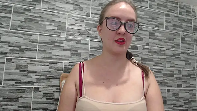 Snapshot of Venus_Santana chatting on 12/19/24, 09:49 Venus Santana online show from 12/19/24, 09:49