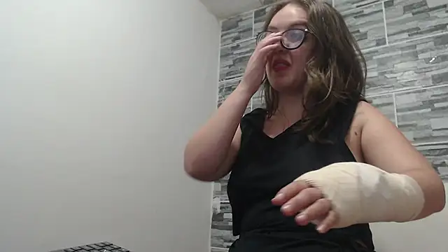 Snapshot of Venus_Santana chatting on 01/17/25, 08:22 Venus Santana online show from 01/17/25, 08:22