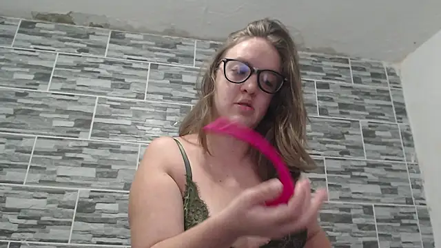 Snapshot of Venus_Santana chatting on 02/28/25, 06:41 Venus Santana online show from 02/28/25, 06:41