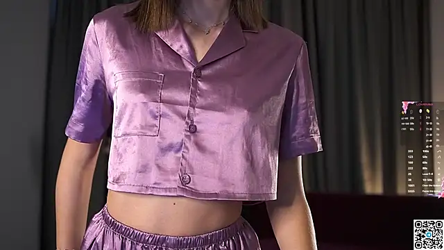 Snapshot of AnneKlint chatting on 12/07/24, 08:22 AnneKlint online show from 12/07/24, 08:22