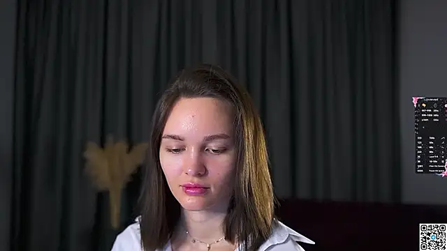 Snapshot of AnneKlint chatting on 12/17/24, 05:07 AnneKlint online show from 12/17/24, 05:07