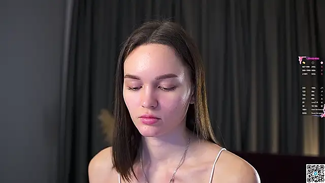 Snapshot of AnneKlint chatting on 01/15/25, 11:32 AnneKlint online show from 01/15/25, 11:32