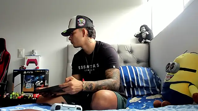 Snapshot of jacob_firexx chatting on 10/25/25, 01:18 jacob firexx online show from 10/25/25, 01:18