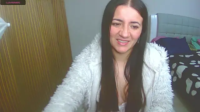 Snapshot of Dayanna_Smitt chatting on 02/14/25, 02:07 Dayanna Smitt online show from 02/14/25, 02:07