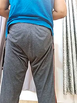 Snapshot of aryan_4_you chatting on 03/25/26, 10:49 aryan 4 you online show from 03/25/26, 10:49