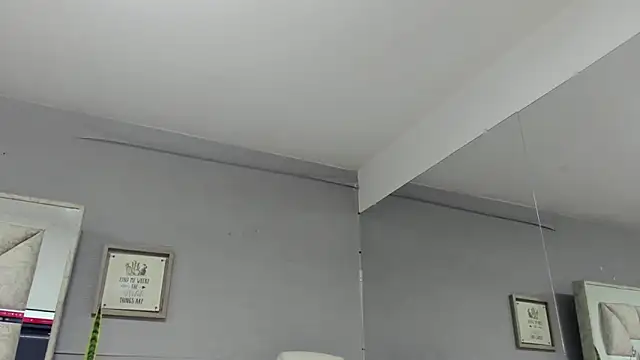 Sara Greey online show from 01/28/25, 01:05