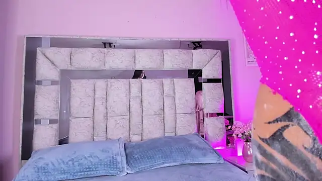 Sara Greey online show from 09/20/25, 03:13