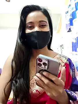 Snapshot of SimaRoy- chatting on 02/19/25, 04:44 SimaRoy- online show from 02/19/25, 04:44