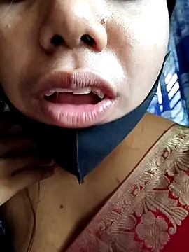 Snapshot of SimaRoy- chatting on 03/15/25, 04:02 SimaRoy- online show from 03/15/25, 04:02