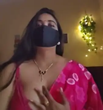 Snapshot of SimaRoy- chatting on 11/18/25, 01:11 SimaRoy- online show from 11/18/25, 01:11