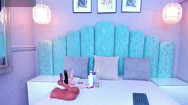 Snapshot of Sara_Vanegas chatting on 01/28/25, 03:25 Sara Vanegas online show from 01/28/25, 03:25