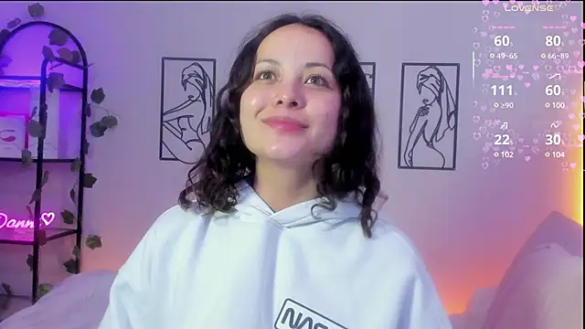 Megan Rodrigo online show from 02/17/25, 06:59