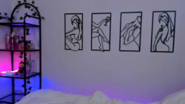 Megan Rodrigo online show from 09/12/25, 08:42