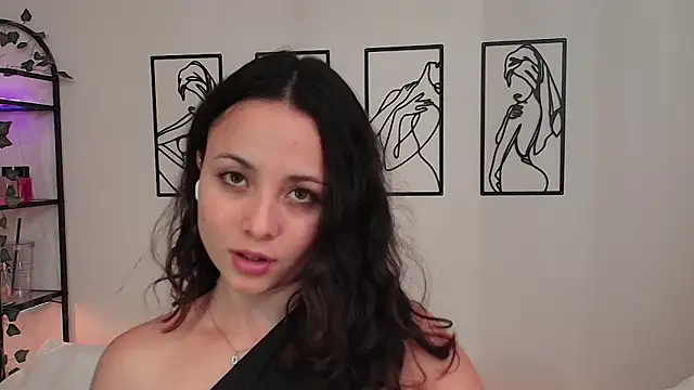 Megan Rodrigo online show from 10/28/25, 07:05