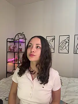 Megan Rodrigo online show from 11/23/25, 07:24