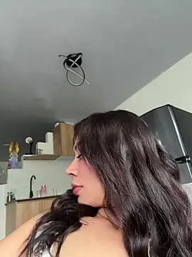 Roxanne 08 online show from 06/25/26, 05:28