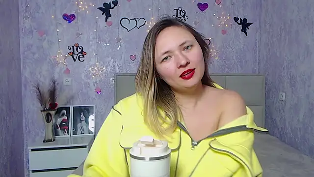 Snapshot of SallyVerda chatting on 02/26/25, 12:49 SallyVerda online show from 02/26/25, 12:49