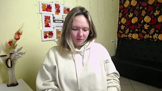 Snapshot of SallyVerda chatting on 11/20/25, 06:29 SallyVerda online show from 11/20/25, 06:29