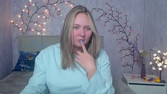 Snapshot of SallyVerda chatting on 04/30/26, 06:25 SallyVerda online show from 04/30/26, 06:25