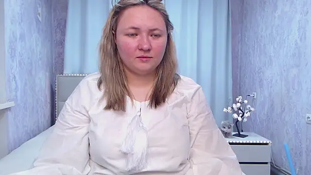 Snapshot of SallyVerda chatting on 05/21/26, 05:20 SallyVerda online show from 05/21/26, 05:20