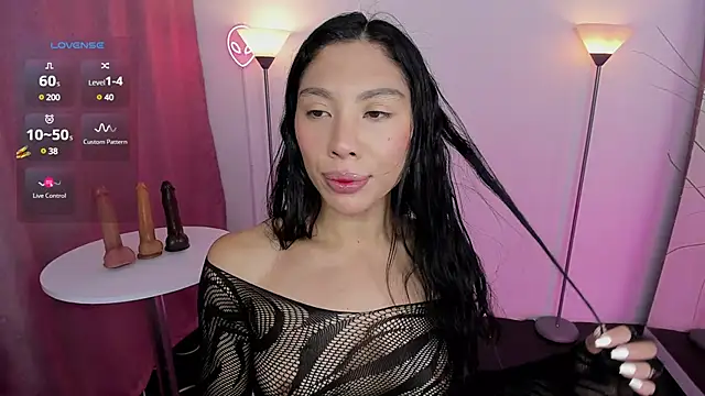 Snapshot of Dayanna_tecca chatting on 02/18/25, 10:25 Dayanna tecca online show from 02/18/25, 10:25