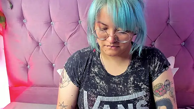 lucky-leah online show from 03/12/25, 03:46