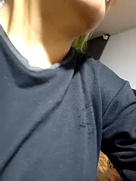 lucky-leah online show from 10/01/25, 04:07