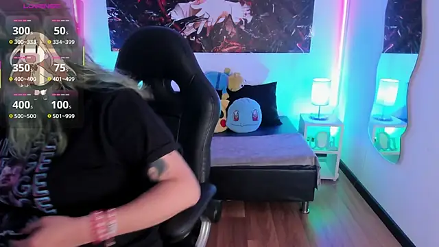 lucky-leah online show from 10/17/25, 03:42