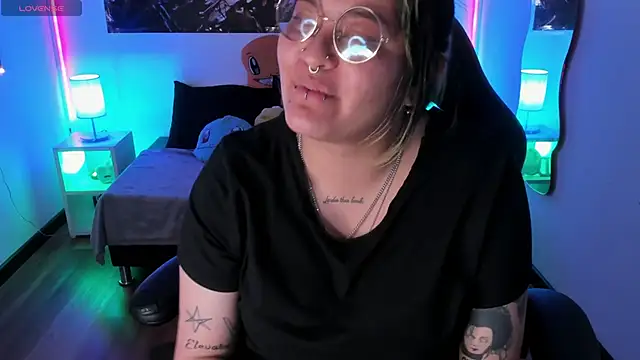 lucky-leah online show from 11/29/25, 03:53