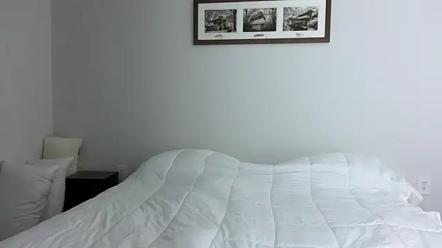 Snapshot of YUMIandbigWOLF chatting on 01/09/25, 11:45 YUMIandbigWOLF online show from 01/09/25, 11:45