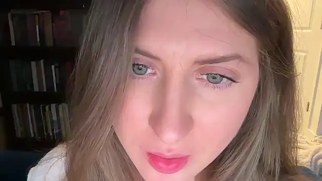 Snapshot of YUMIandbigWOLF chatting on 02/28/25, 06:43 YUMIandbigWOLF online show from 02/28/25, 06:43