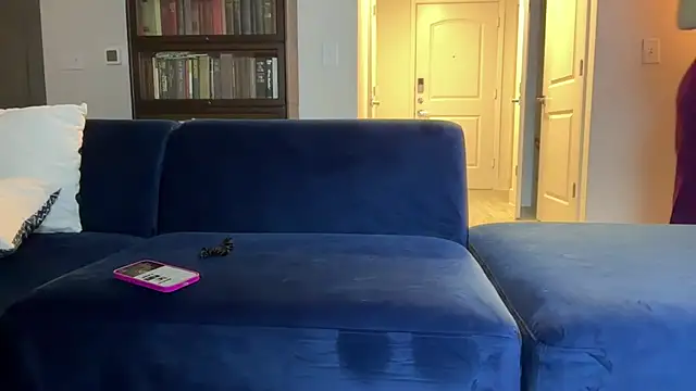 Snapshot of YUMIandbigWOLF chatting on 03/04/25, 05:21 YUMIandbigWOLF online show from 03/04/25, 05:21