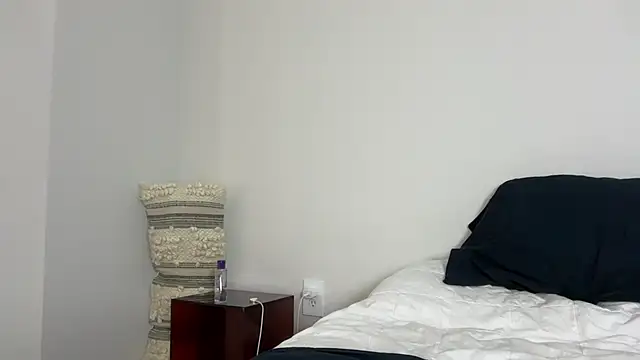 Snapshot of YUMIandbigWOLF chatting on 03/17/25, 09:45 YUMIandbigWOLF online show from 03/17/25, 09:45