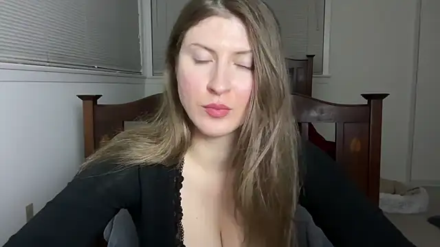 Snapshot of YUMIandbigWOLF chatting on 02/09/26, 04:16 YUMIandbigWOLF online show from 02/09/26, 04:16